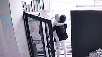 Boy kidnapped outside his own home in India on CCTV