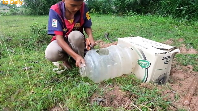 Amazing Quick Rabbit Trap Using Case Electric Fan Guard - Easy Best Rabbit Traps Work 100%