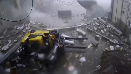Un tornado desde dentro: la fuerza destructora que arrasa con todo