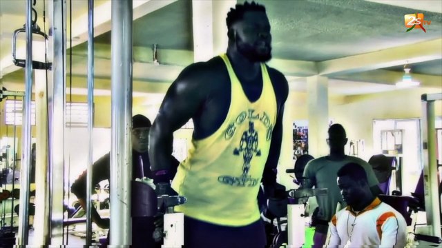 EUMEU SÉNE AFFICHE UNE FORME INIMAGINABLE AVANT SONT COMBAT CONTRE BOMBARDIER