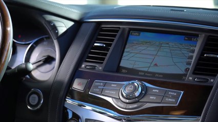 2018 INFINITI QX80 Interior Design in Silver