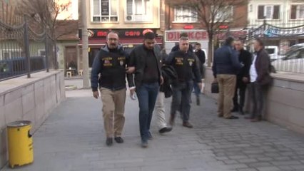 Lüks Araç Dolandırıcıları Yakalandı