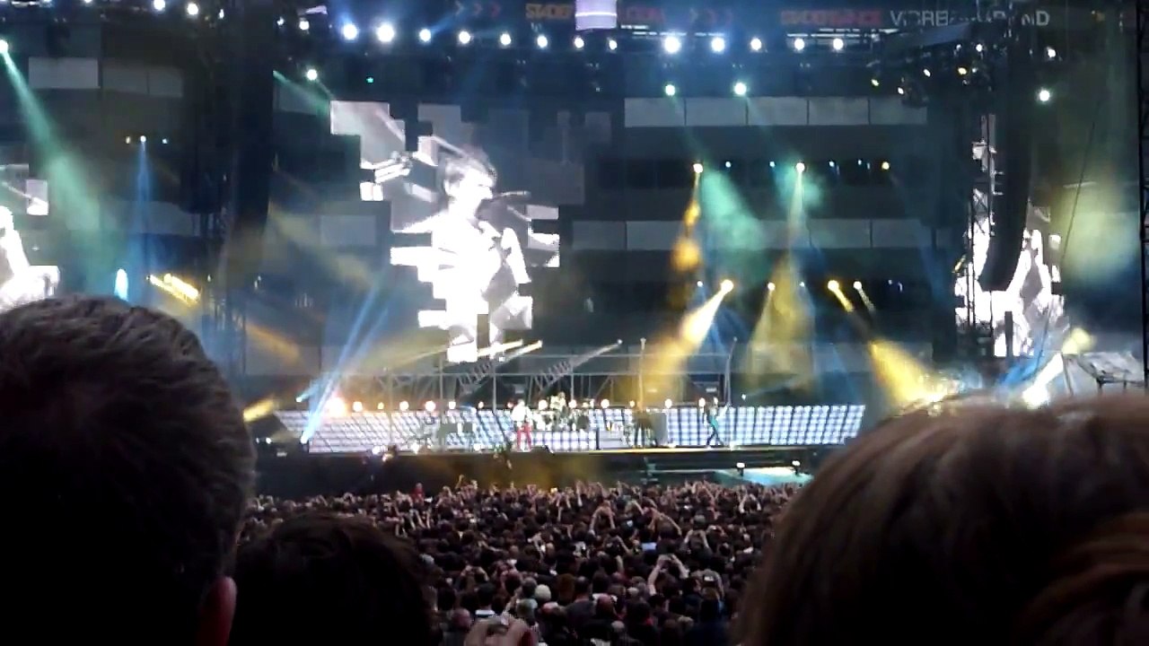 Muse - Supermassive Black Hole, Stade de France, Paris, France  6/21/2013