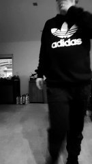 Fin Bellyache sans musique