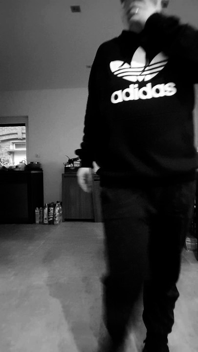 Fin Bellyache sans musique