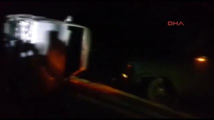 Ünlü Oyuncu Kaza Yaptı; Köylüler Yolu Trafiğe Kapattı