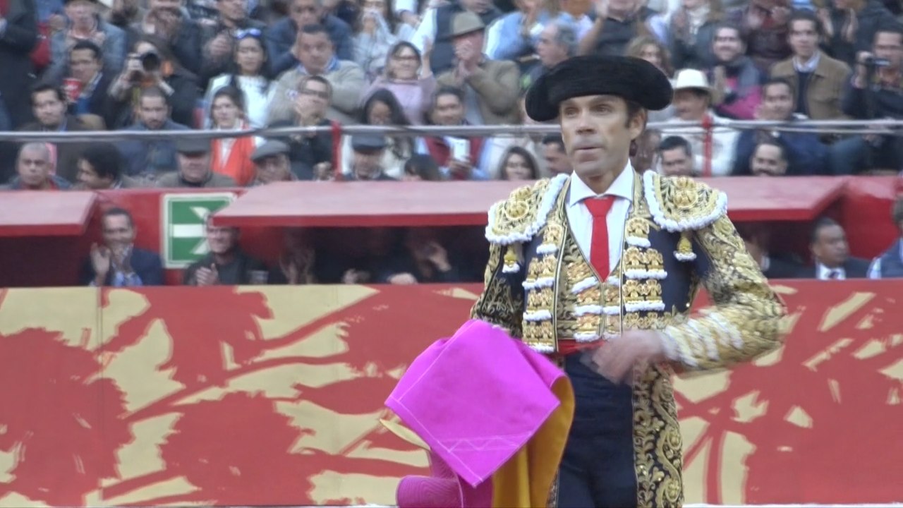 Corrida benéfica liderada por José Tomás deja emocionada a la afición
