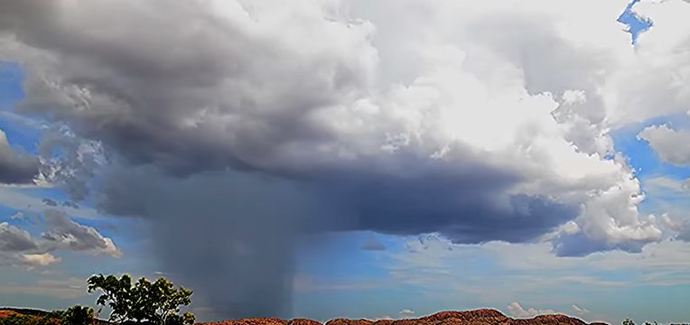 Timelapse Captures Electrical Storms in Kimberley, Western Australia