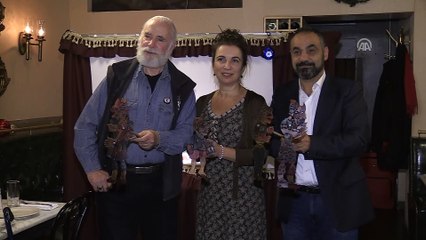 Karagöz ile Noel Baba hayal perdesinde buluştu - NEW YORK