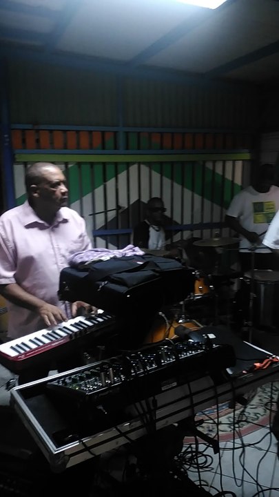 Christian Albert et.son groupe  Figue Jonnes Fonds-Baillargent Pointe-Noire Guadeloupe