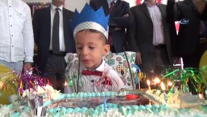 5 Yaşında 10 Ameliyat Geçirdi