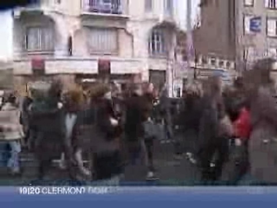 Manifestation contre la loi Pécresse à Clermont-Fd 221107