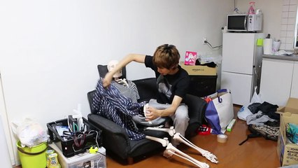 ガイコツが家にやってきたwwwwwwww-HY-ugL1ZOuc