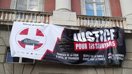 Manifestation des barreaux savoyards contre la menace de la fermeture de la Cour d'Appel de Chambéry