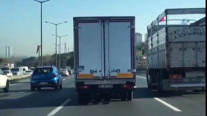 Trafikte Makas Atarak İlerleyen Kamyon Sürücüsü Kamerada