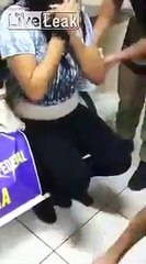 Elle voulait rentrer en prison avec 12 pistolets sur elle...