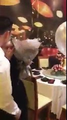 Quế Ngọc Hải cầu hôn bạn gái hot girl