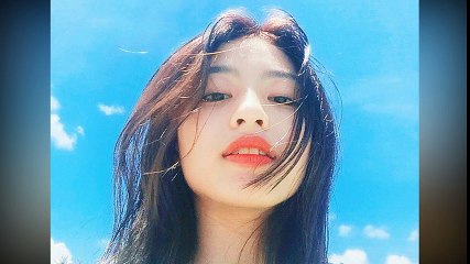 Hot girl lai Pháp được coi như bản sao của Khả Ngân