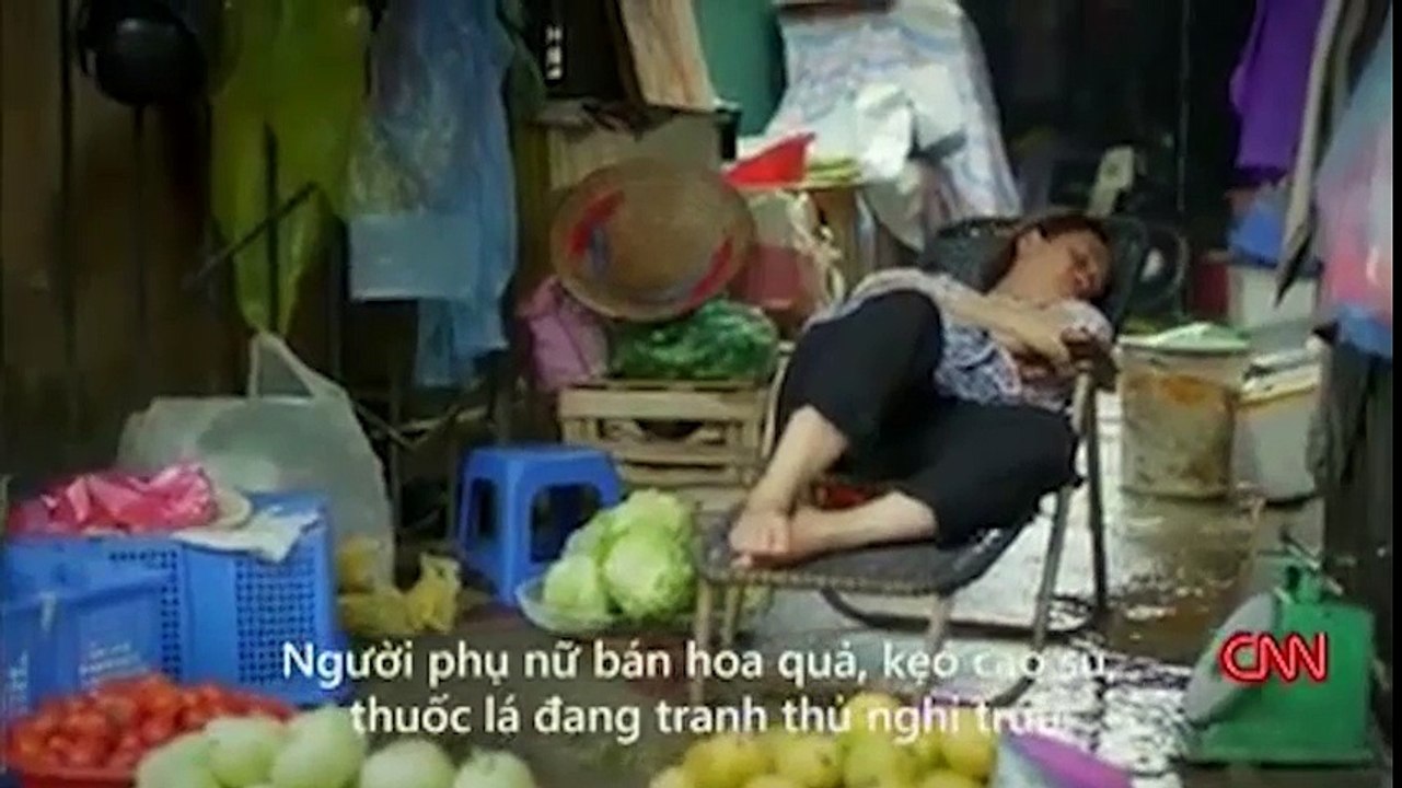 Tổng thống Obama hồi tưởng tuổi thơ khi thăm ngoại ô Hà Nội