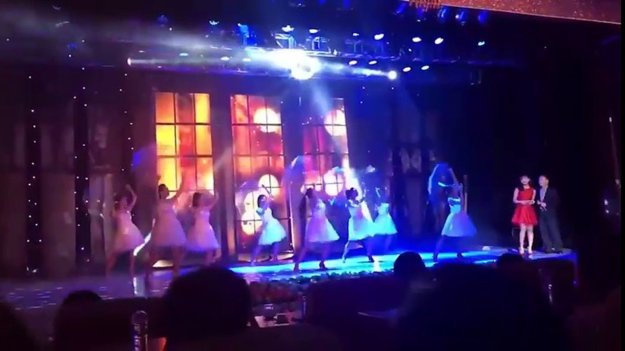 Phó tổng Giám đốc Viettel tiếp tục gây sốt song ca cực tình cảm hit "Mưa"