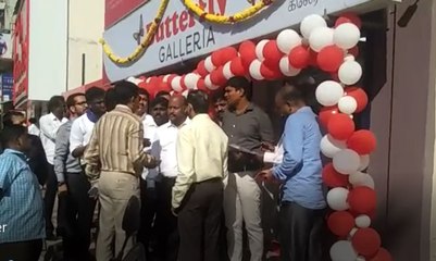 ராயபுரத்தில் அதிகமாக குக்கர் இறக்குமதி செய்த கடையில் ஐடி அதிகாரிகள் திடீர் சோதனை- வீடியோ