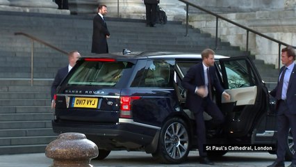 Royals arrive at Grenfell service