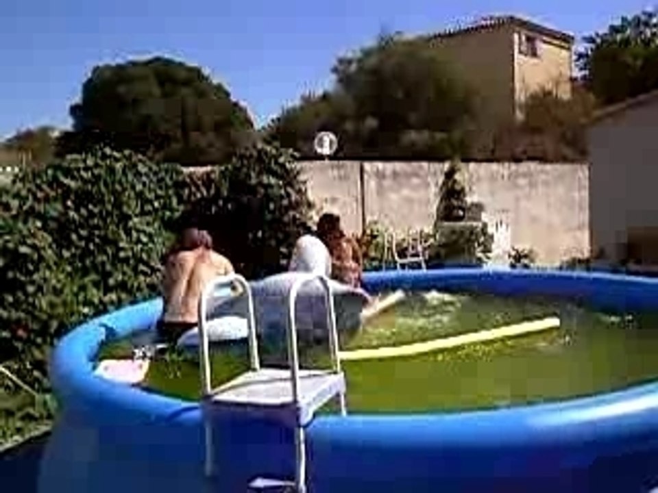 Swiming Pool Fight II