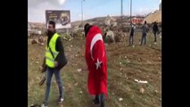 Ramallah'ta Türk bayraklı protestocu dikkat çekti