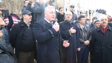 Halk Ozanı Ali Kızıltuğ 2 Bin Kişinin Katılımıyla Son Yolculuğuna Uğurlandı