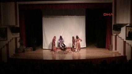 Tokat Tiyatro Oyuncusuna Sahnede Dayak 2