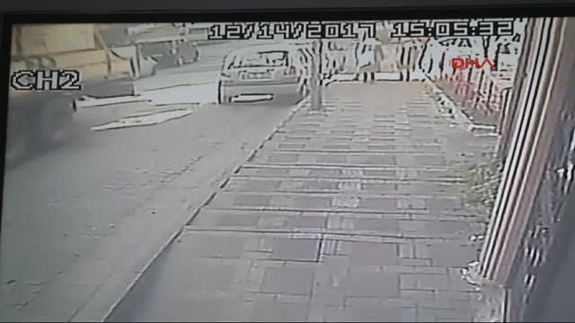 Yokuş Aşağıya Kayan Tır 4 Araca Çarpıp Yan Yattı