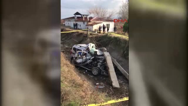 Manisa Hafif Ticari Araç Sulama Kanalına Uçtu: 2 Ölü