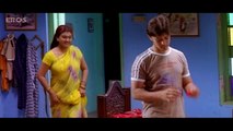 Sona is caught in a compromising position - Pathu Pathu - hindi hot movie scene