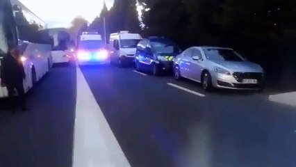 Aksident i tmerrshëm, autobusi me nxënës përplaset me trenin