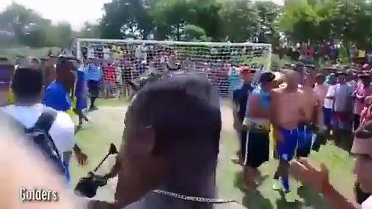 Como marcar um penálti decisivo nas favelas do Rio de Janeiro