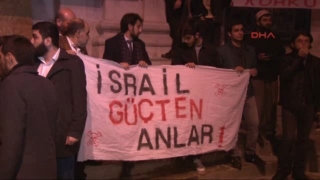 Sultan 2. Abdulhamid Han'ın Kabri Önünde İit'nin Aldığı Doğu Kudüs Kararı Protestosu