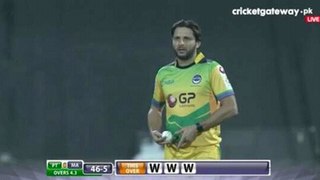 Shahid Afridi takes first ever hat trick in T10!