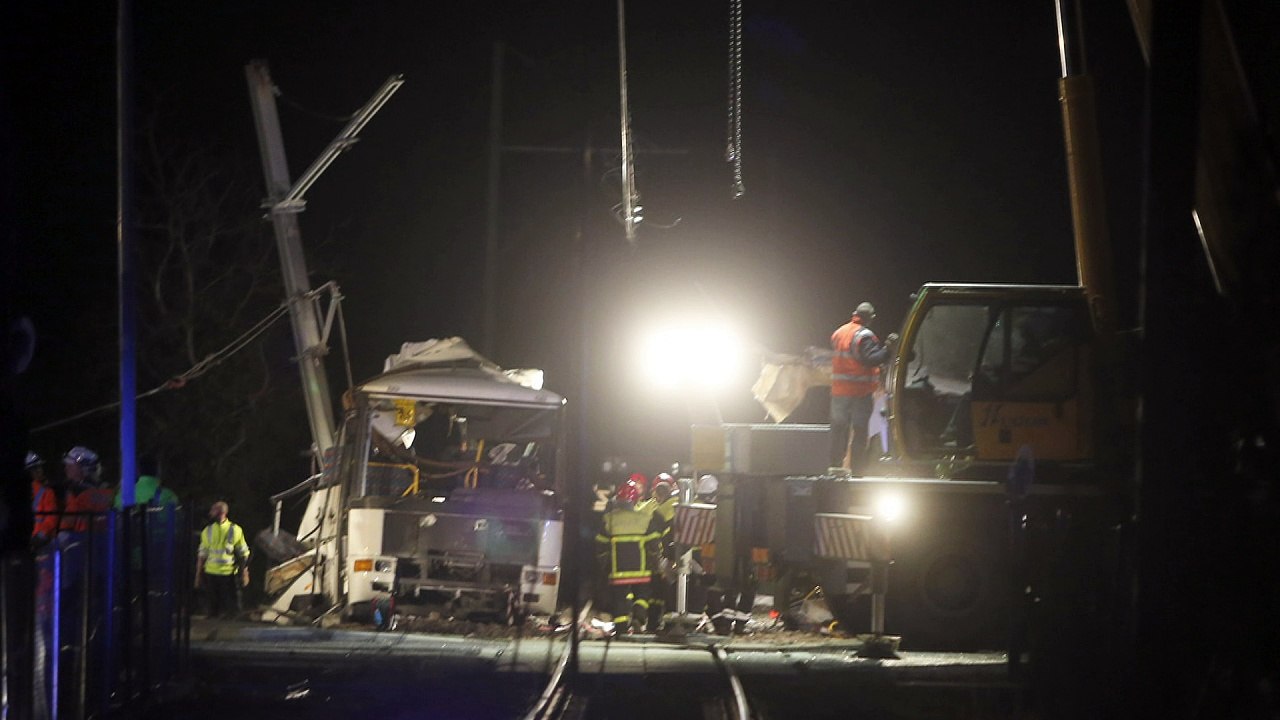 4 enfants tués dans une collision entre un car et un train
