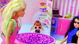Restaurant Night ! Barbie Works For Chef   LOL Surprise Baby Doll - Toy Video-vZoyv9HVvBI