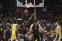 NBA : LeBron James et Cleveland maîtrisent les Lakers (VF)