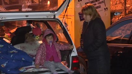 Beşiktaş'ta Evi Olmayan Aile Arabada Yaşıyor