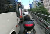 Kadın Motosikletliden Otobüs Şoförüne Yumruklu Tepki