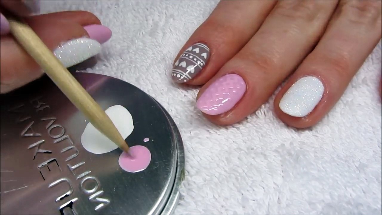 Jak zrobić oszronione paznokcie - Szron syrenka, sweterek - Christmas nails-73S5VUZgBok