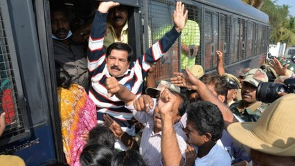 ಪ್ರತಿಭಟನೆ ವೇಳೆ ಶಾಸಕ ರಾಮದಾಸ್ರನ್ನು ಬಂಧಿಸಿದ ಮೈಸೂರು ಪೊಲೀಸರು | Oneindia Kannada