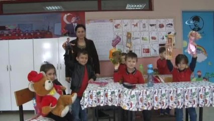 Köydeki Arkadaşları İçin Koli Koli Oyuncak Topladılar