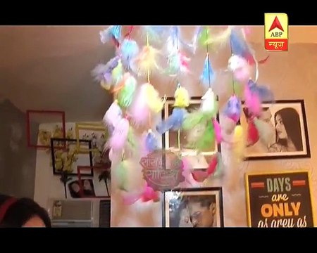 Sameeksha Jaiswal aka Mehak Sharma's makeup room tour