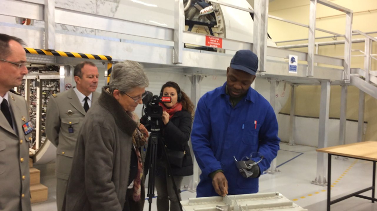 Visite d’une secrétaire d’Etat au Centre militaire de formation professionnelle