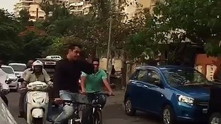 Bollywood Actor SALMAN KHAN unseen video in public || Salman khan riding bycycle in public