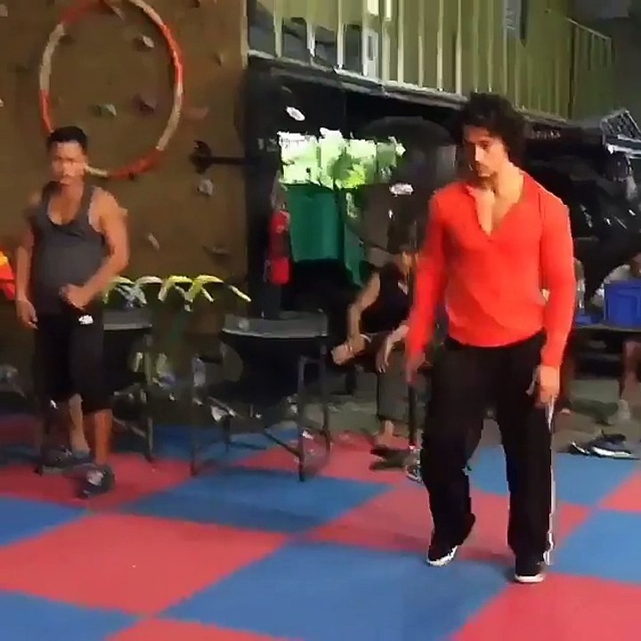 Actor Tiger Shroff Stunts || tiger shroff latest videos_