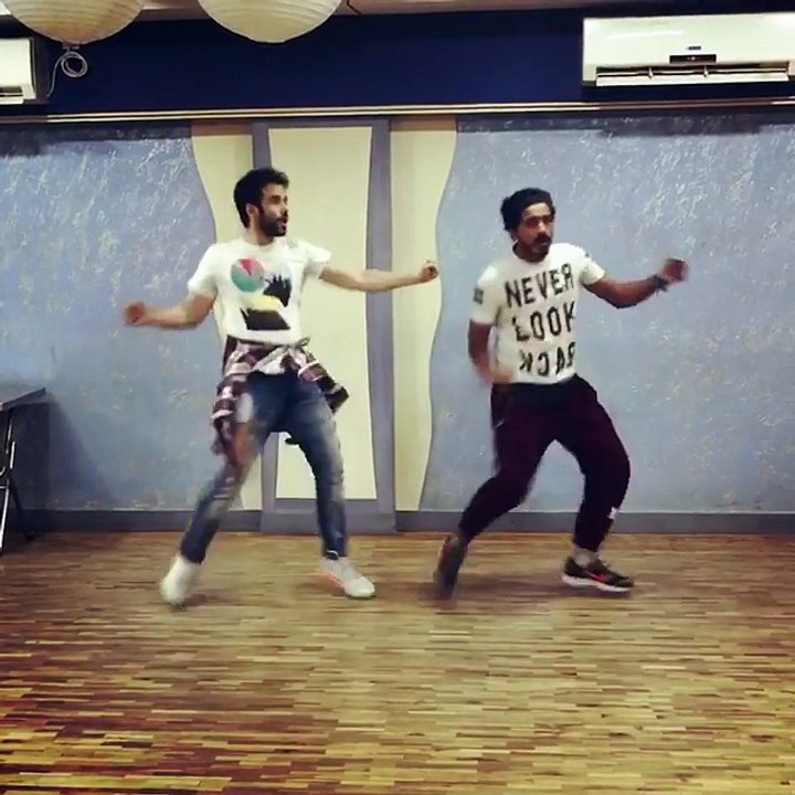 Actor Tusshar Kapoor dance videos || bollywood hero tusshar kapoor dance reharsals